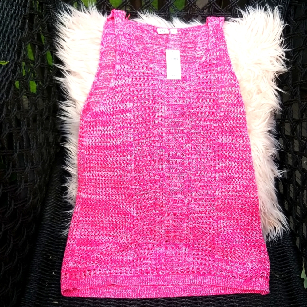 Gap sleeveless sweater tank